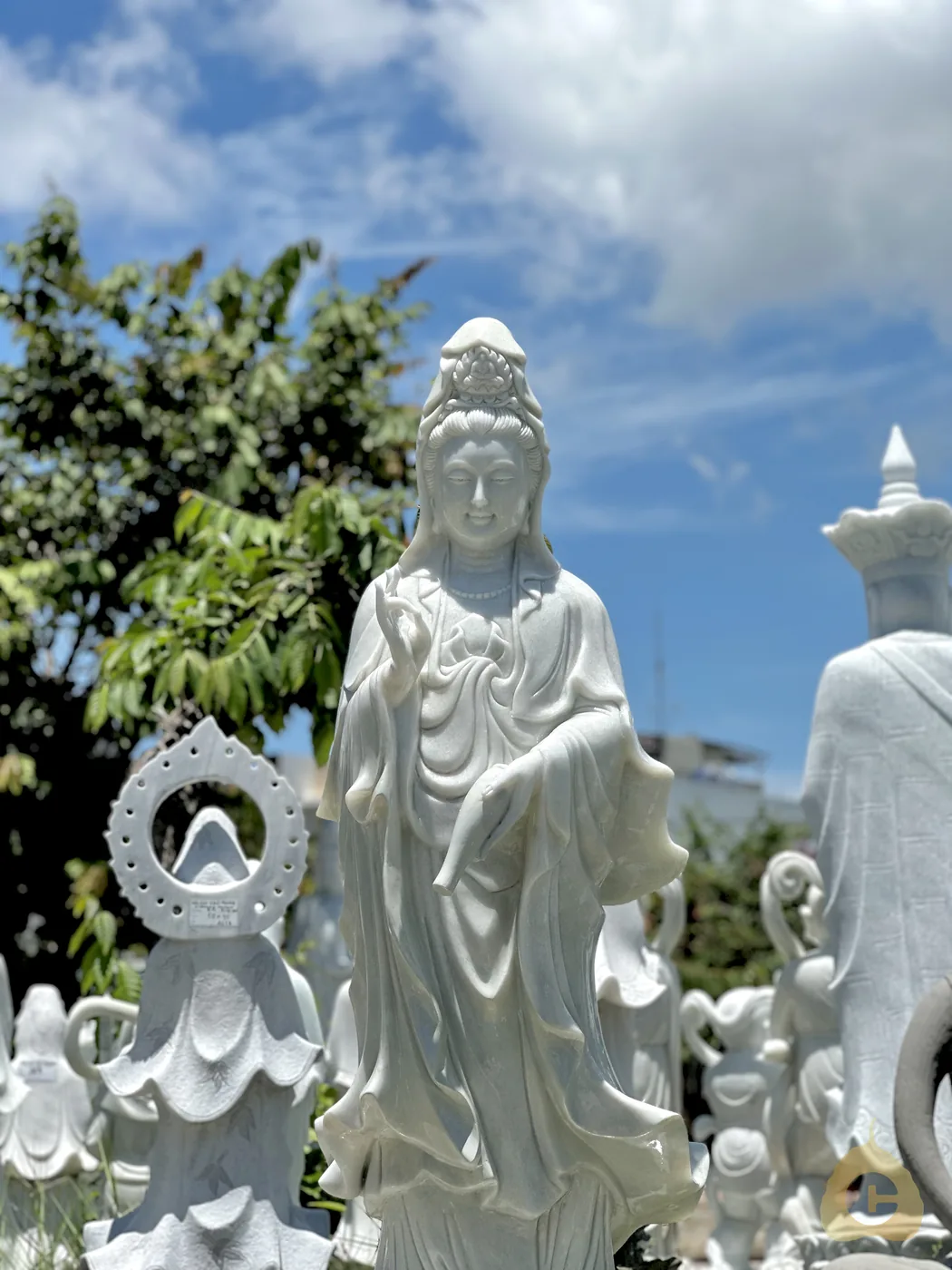Tôn Tượng Quán Thế Âm Bồ Tát