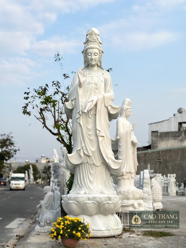 Tượng Quan Âm Bằng Đá Non Nước