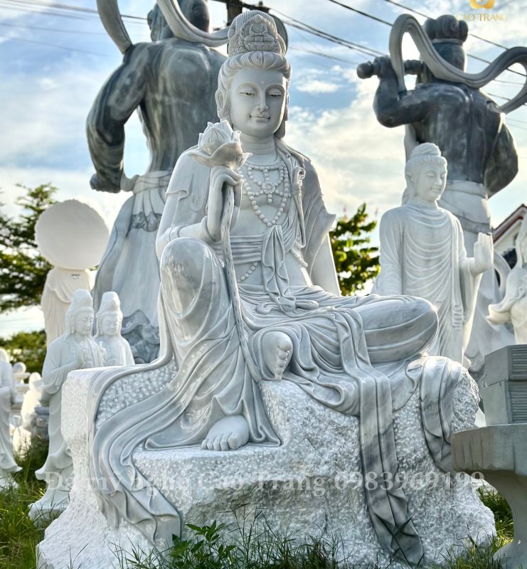 Phổ Hiền Bồ Tát là ai?